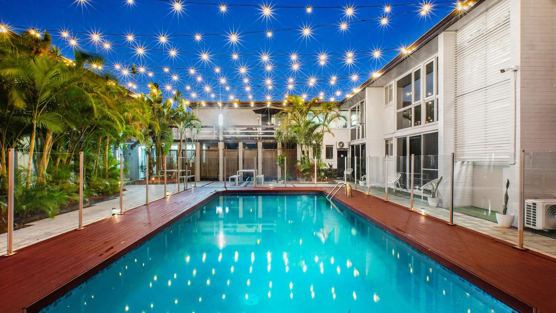 City Star Lodge Brisbane 3*,